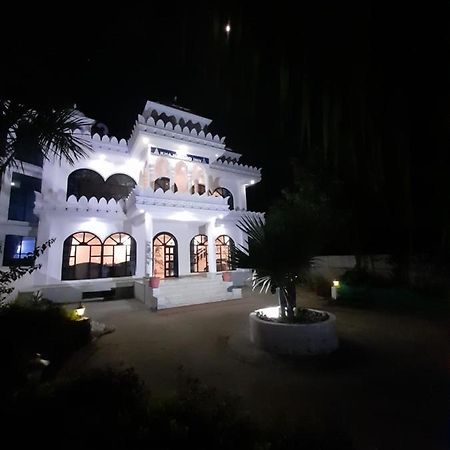 Hotel Khajuraho Inn 外观 照片